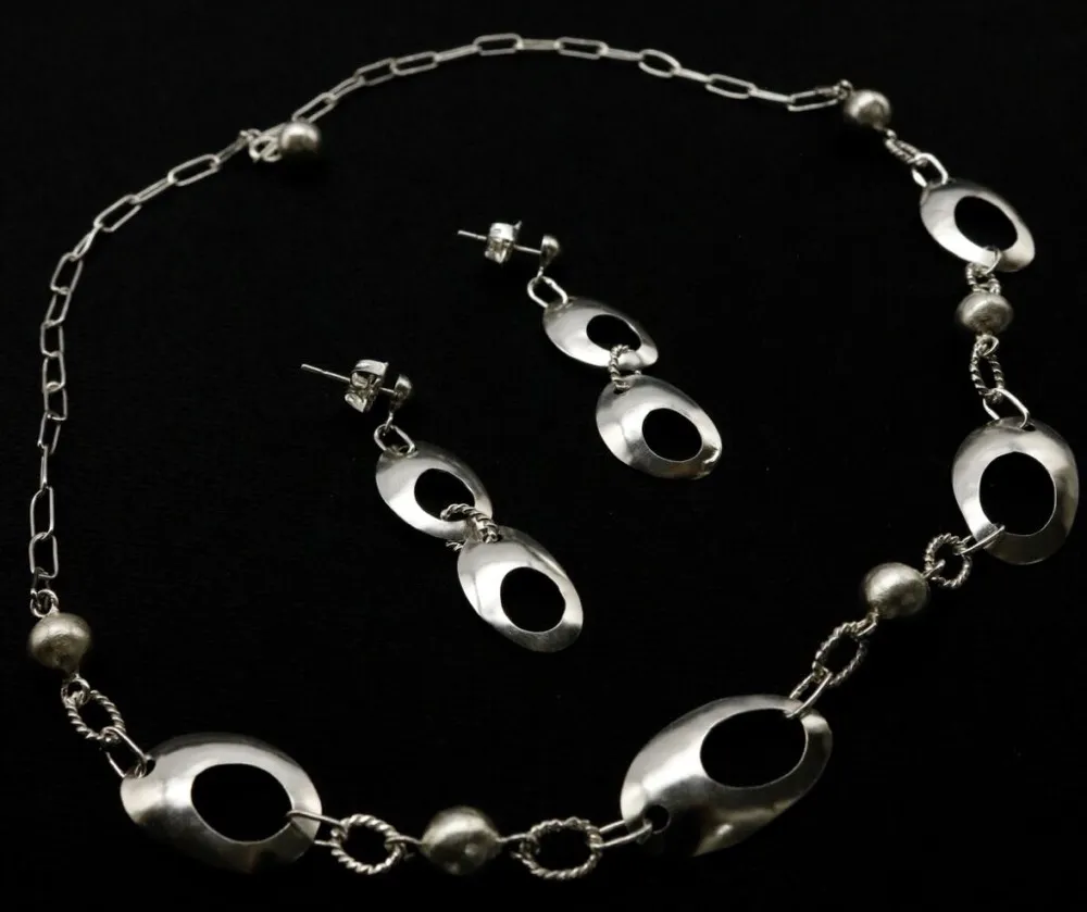 Cadena plancha ovalada con bolas de plata – PLATA 925