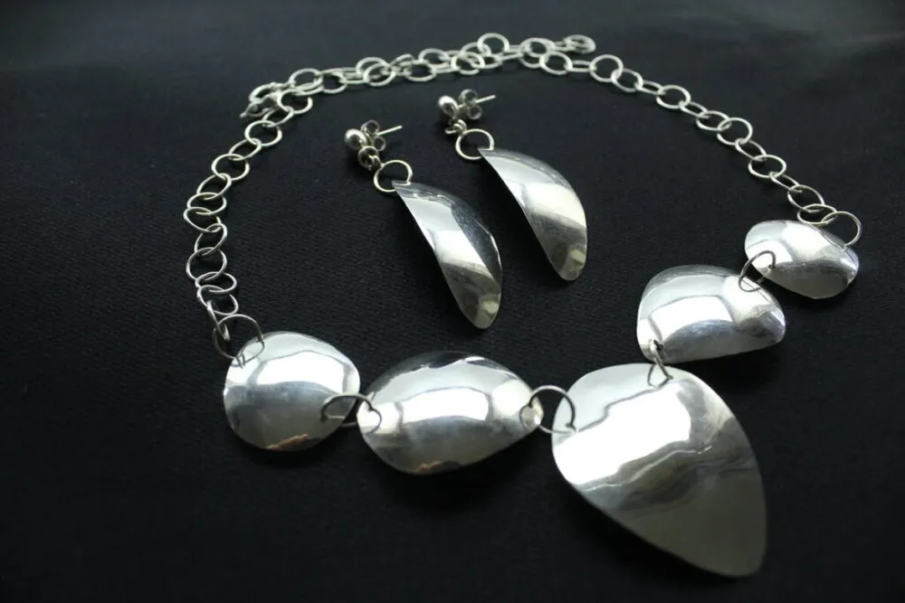 Collar con formas asimétricas – PLATA 950